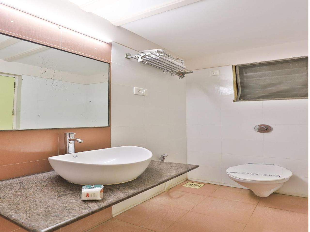 Oyo 4161 Hotel Shailly Inn Ahmedabad Exterior foto