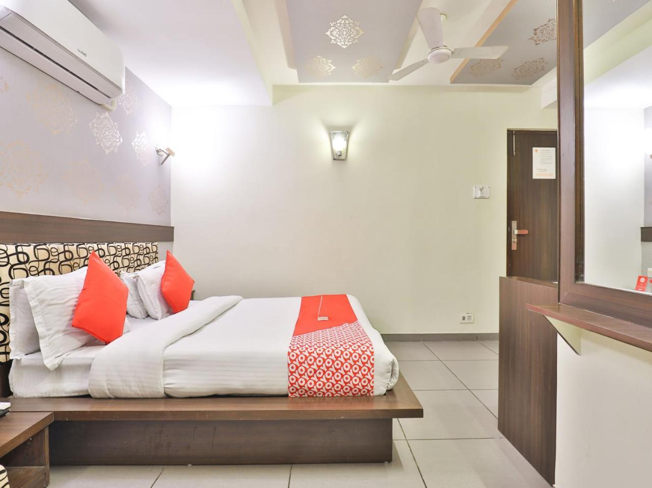 Oyo 4161 Hotel Shailly Inn Ahmedabad Exterior foto